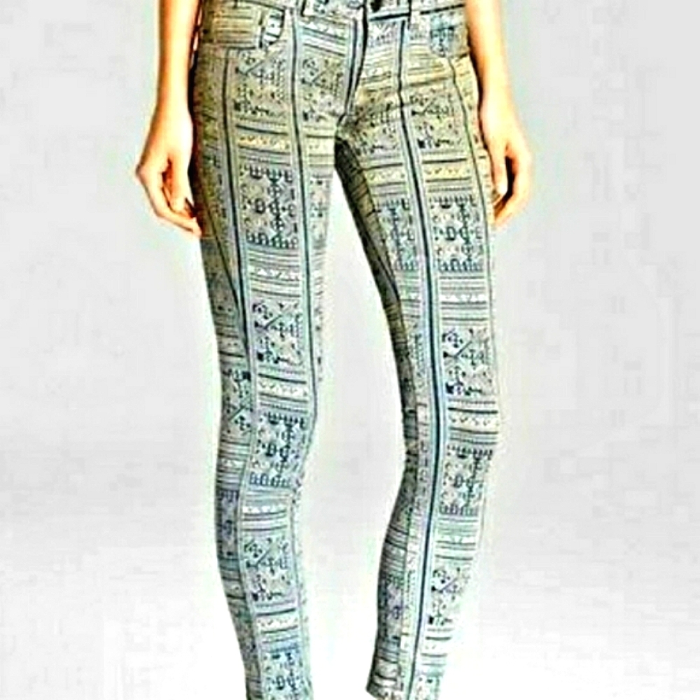 Free People Skinny Jeans Native Aztec Tribal Graphic Print Offbeat Boho size 28